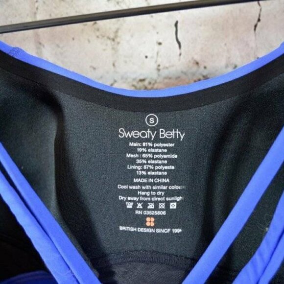 Sweaty Betty London Dare To Bare Sports Bra - Picture 5 of 6